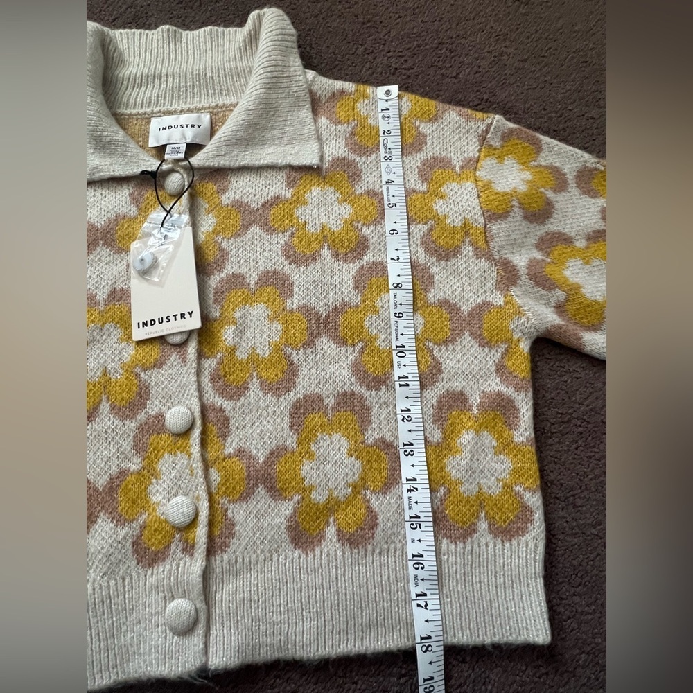 NWT Industry Floral Cropped Button Front Cardigan - Picture 8 of 8